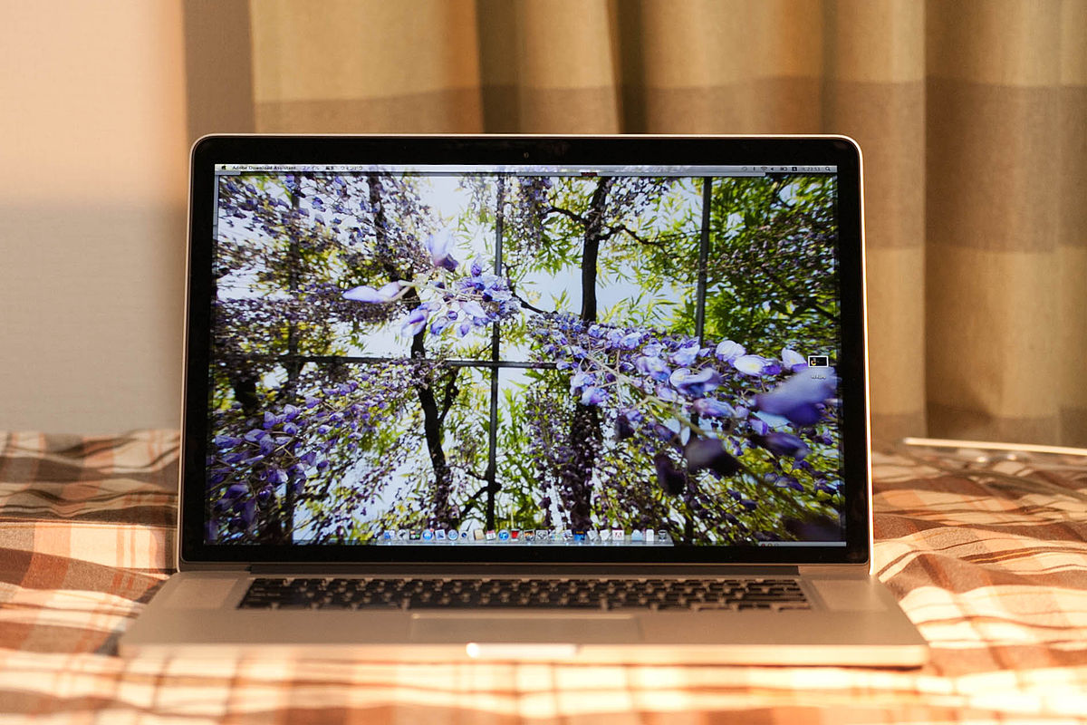 1200px-macbook_pro_retina_3